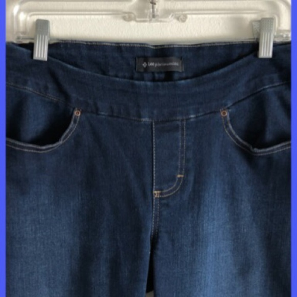 Women’s Mid Rise Jeans “Price Drop” - Picture 2 of 4